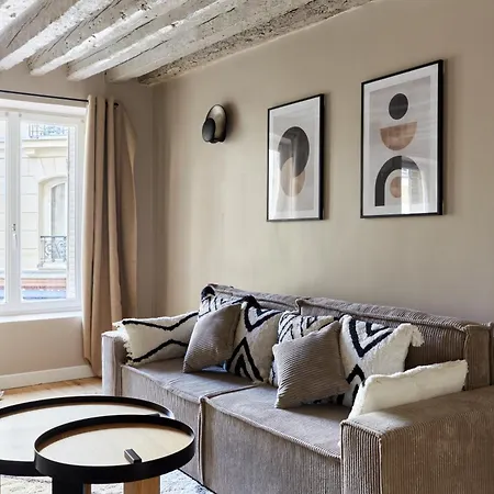 Bright Air-conditioned In The Marais Διαμέρισμα