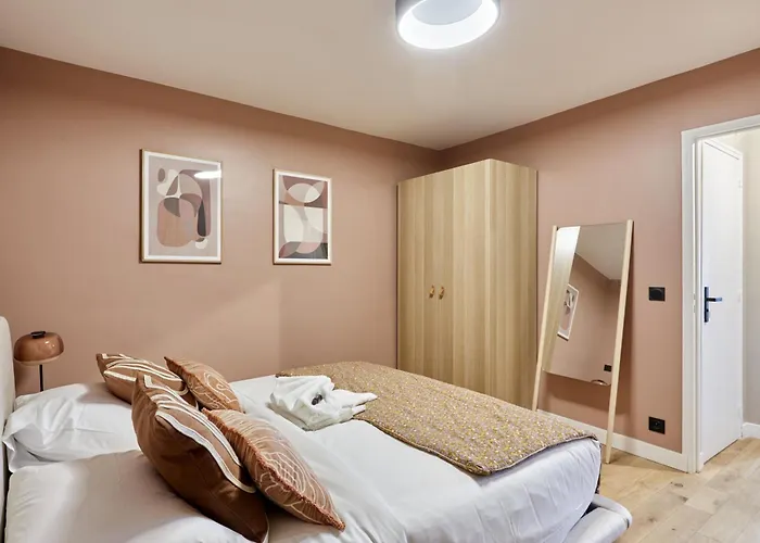 Bright Air-conditioned In The Marais
