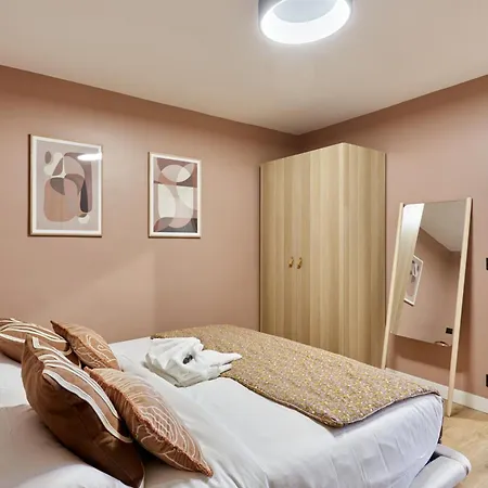 Bright Air-conditioned In The Marais