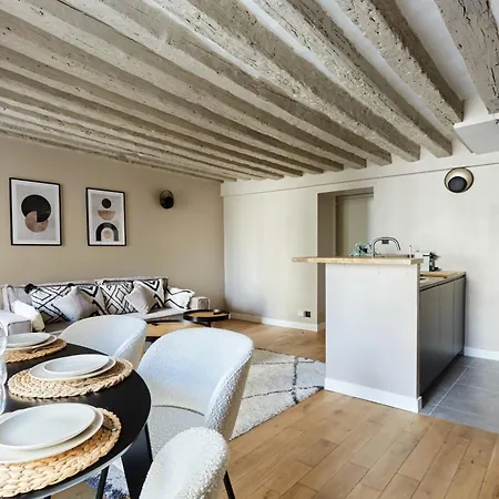 Bright Air-conditioned In The Marais Appartamento