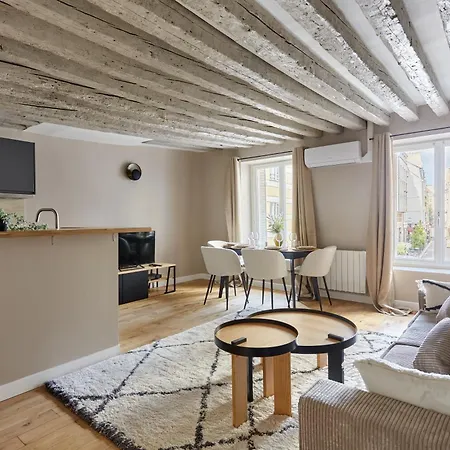 Bright Air-conditioned In The Marais * París