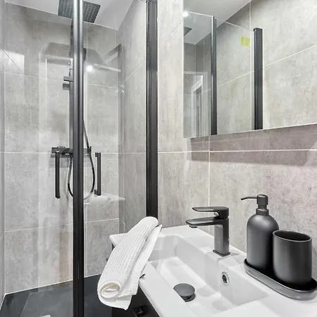 Bright Air-conditioned In The Marais * Paris