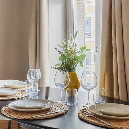 Bright Air-conditioned In The Marais