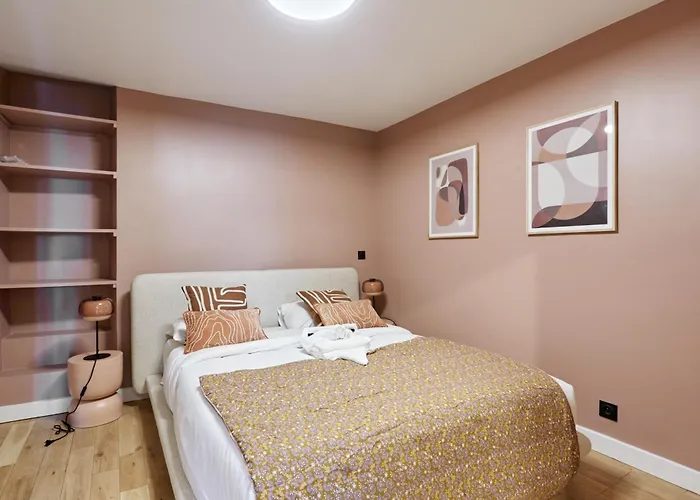 Bright Air-conditioned In The Marais *